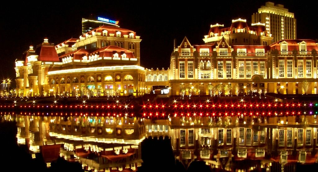 LED園林景觀照明節(jié)能改造：點(diǎn)亮城市，守護(hù)綠色地球